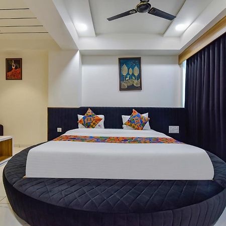 Fabhotel Bliss Ahmedabad Exteriör bild