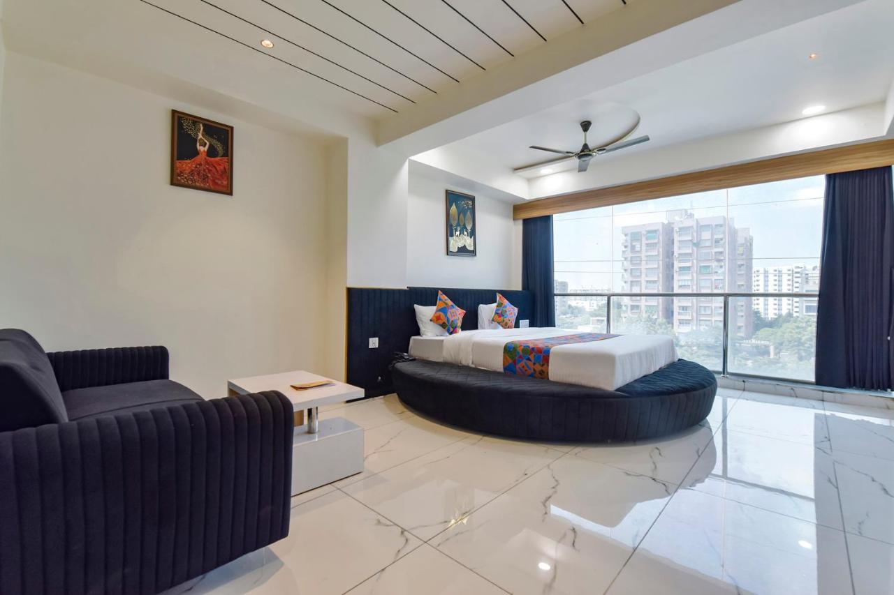 Fabhotel Bliss Ahmedabad Exteriör bild