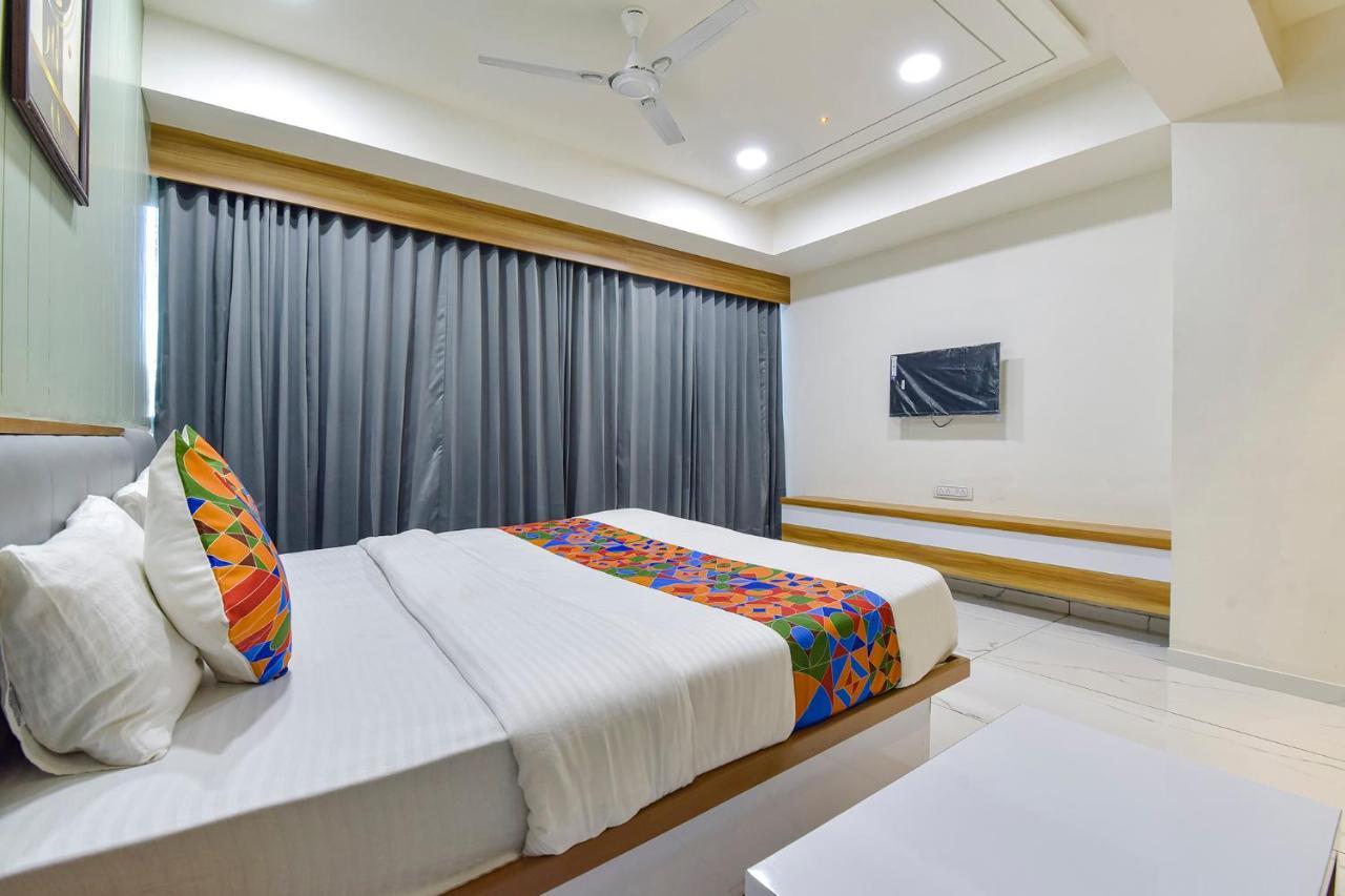 Fabhotel Bliss Ahmedabad Exteriör bild