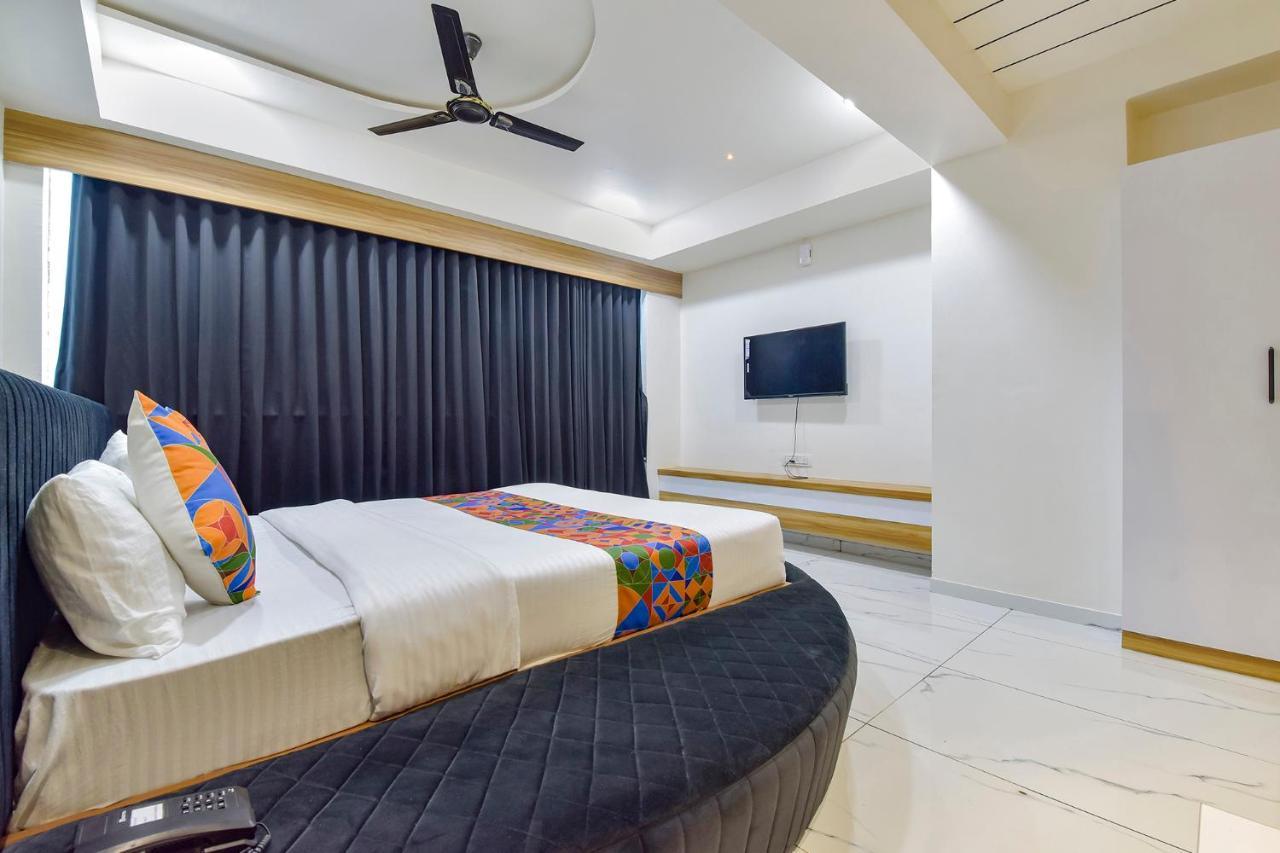 Fabhotel Bliss Ahmedabad Exteriör bild